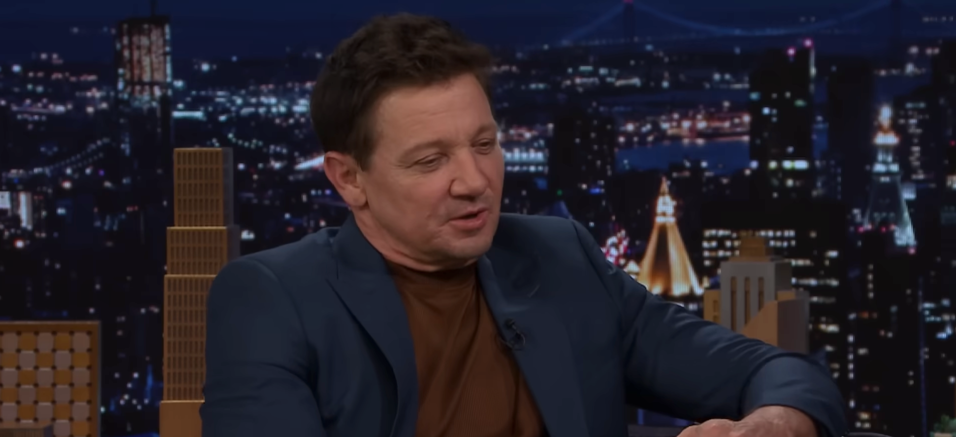 jeremy renner, hawkeye, the tonight show starring jimmy fallon, jeremy renner shares gory and brutal details of snowplow accident: ‘my eyeball was out’